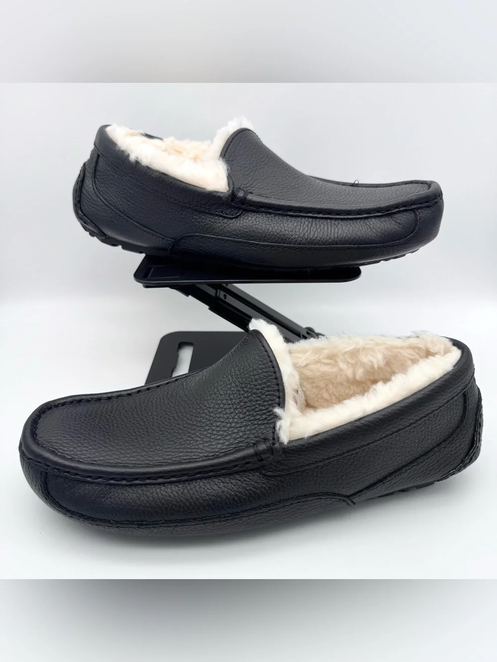 UGG Ascot Black Leather UGGpure Wool Lined Slippers Men's Size 9 NWOB
